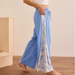 Altar’d State Side Story Blue Floral Wide-Leg Pants - XS